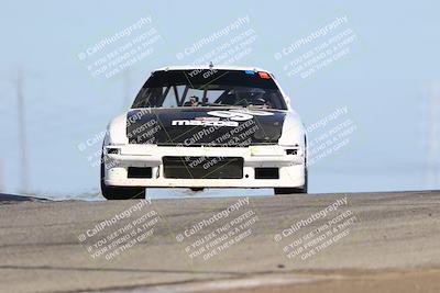 media/Oct-26-2025-CalClub SCCA (Sun) [[8ce1e69566]]/Group 2/Grapevine/